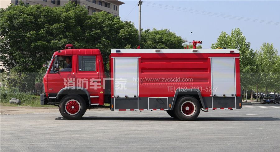東風(fēng)8噸消防車(chē) 東風(fēng)8噸消防車(chē)